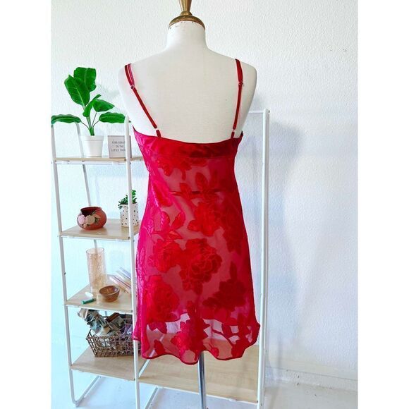 Morgan Taylor Sheer Abstract Rose Print Red Night Gown - Picture 4 of 5